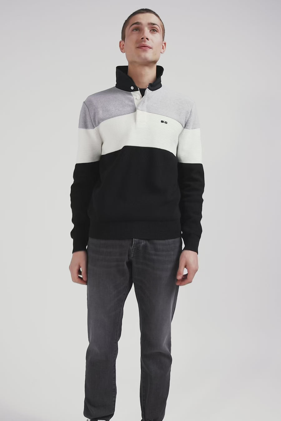 Regular grey wool and cotton jumper with knit patterns and rugby shirt collar