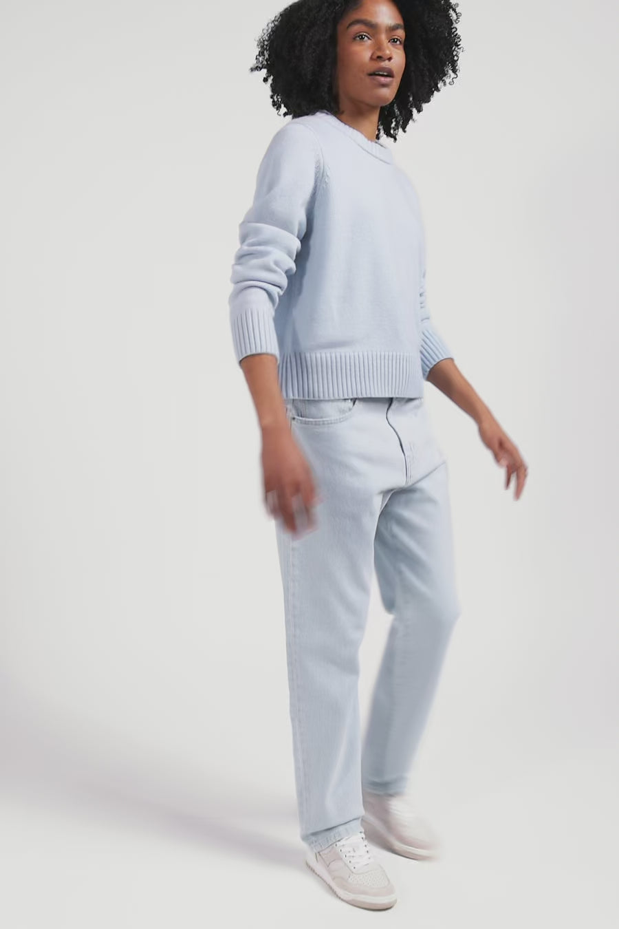 Regular sky blue round-neck wool and cashmere jumper