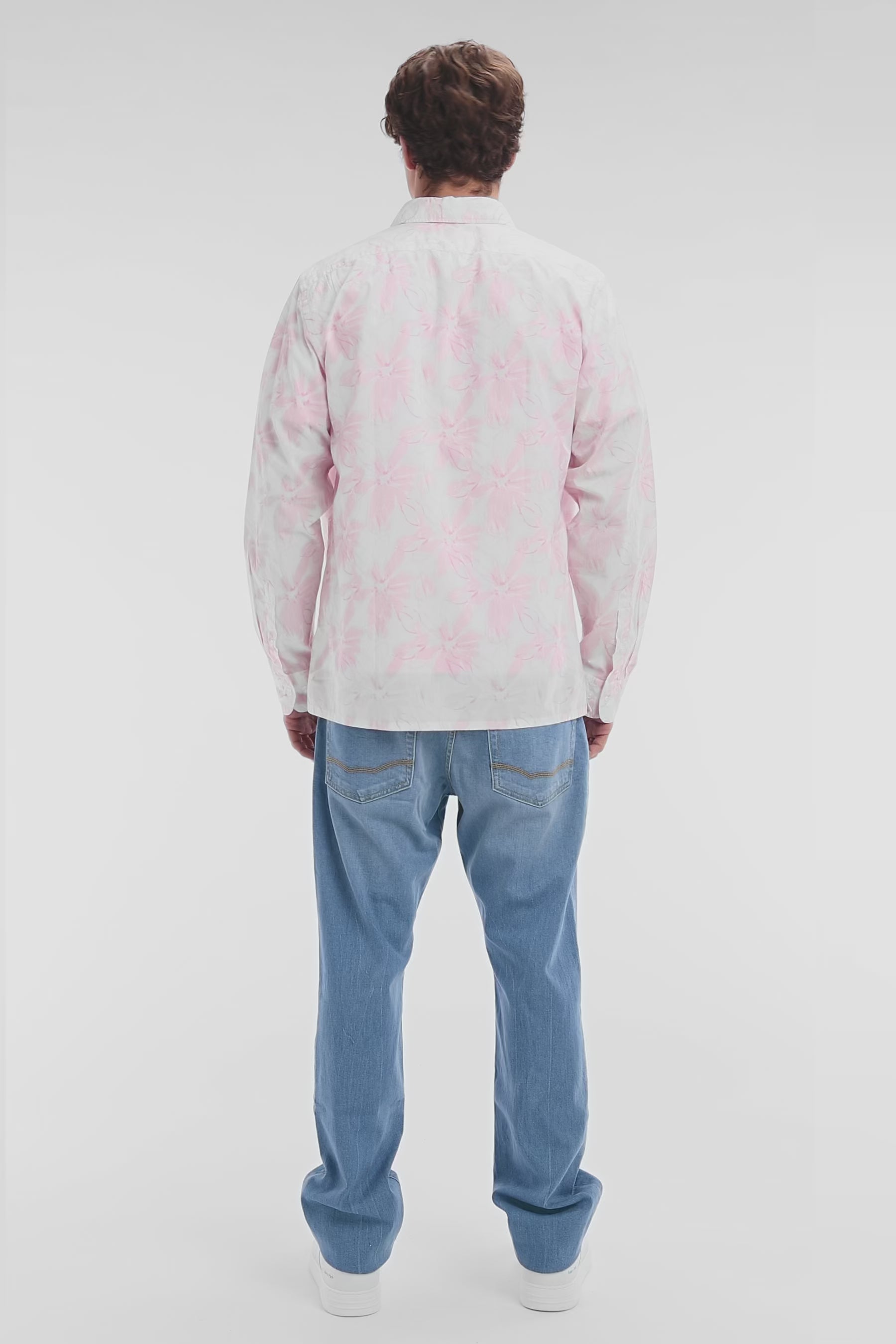 Chemise en popeline de coton imprimé nœud papillon rose coupe droite