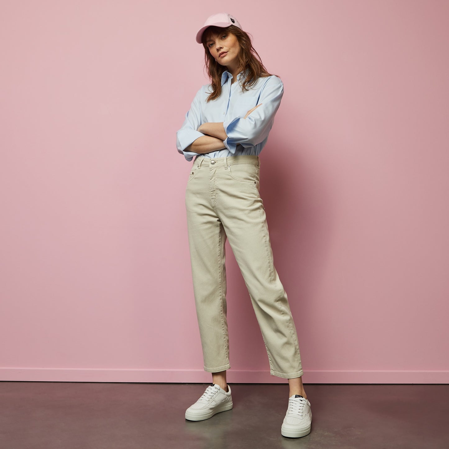 Ecru denim trousers with a 7/8th cut