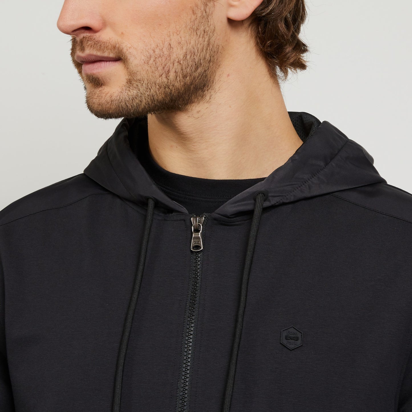 Black zipped sweatshirt with hood